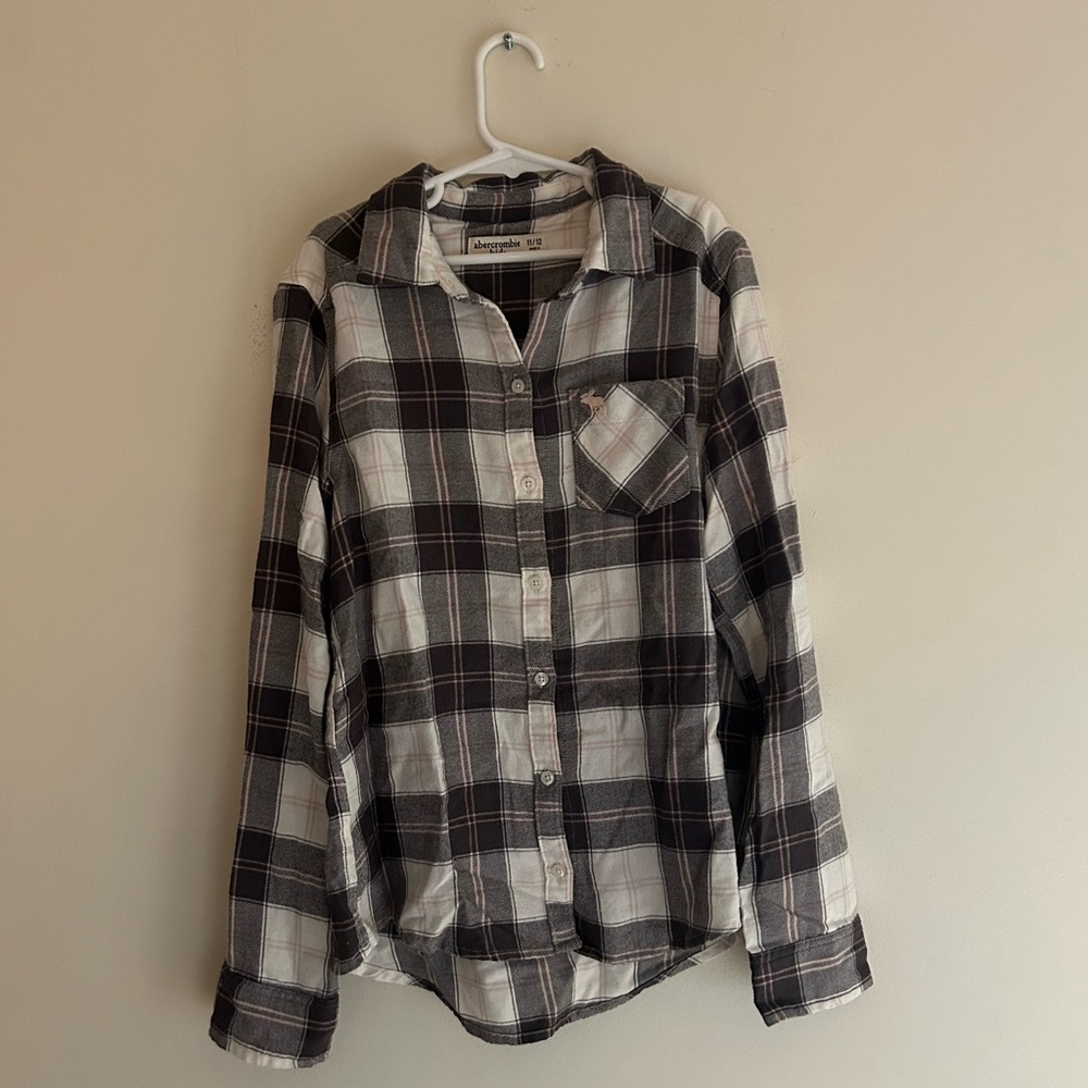 abercrombie kids Girls (12) Black and White Pink-Stripped Button Up